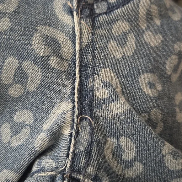Leopard Jeans - Picture 5 of 6